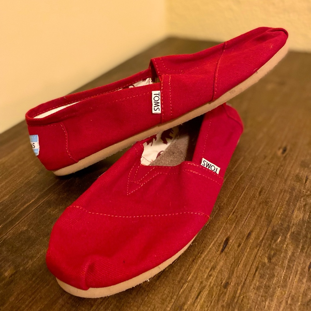 2/$40 Tom’s Original ❤️